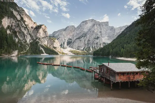 Lago di Braies Dolomiten wandern Hiking Dolomites Wandelen Dolomieten